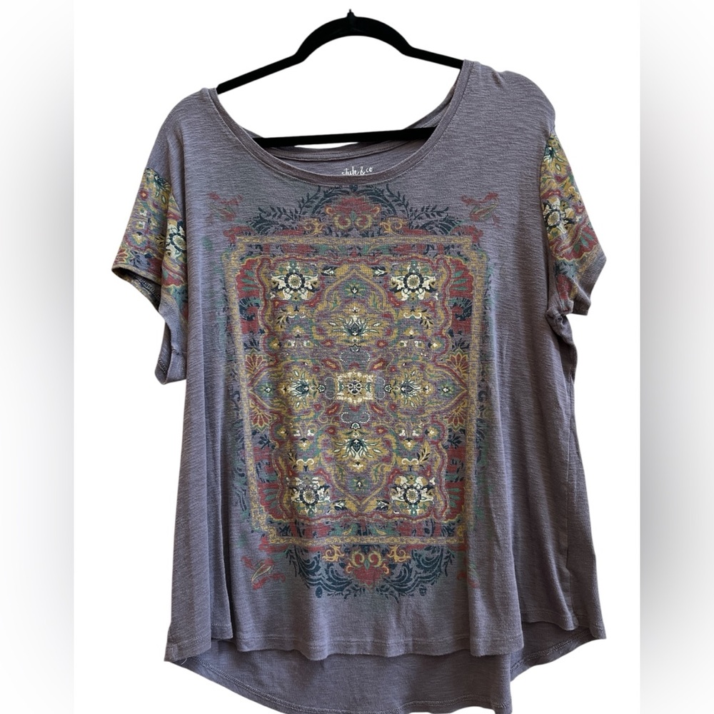 Style & Co. Heather Gray Short Sleeve Tee with Multicolor Medallion